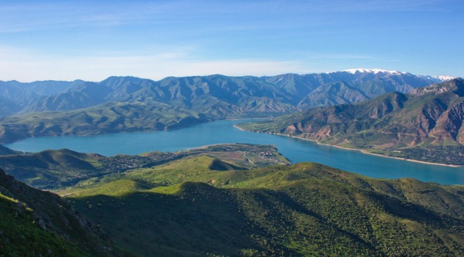 charvak-reservoir-tashkent-charvak-lake-mountains